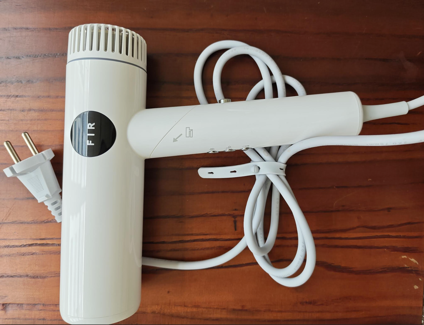 SG-04 professional BLDC hair dryer with Europe plug for EU salon and wholesale distribution channels.